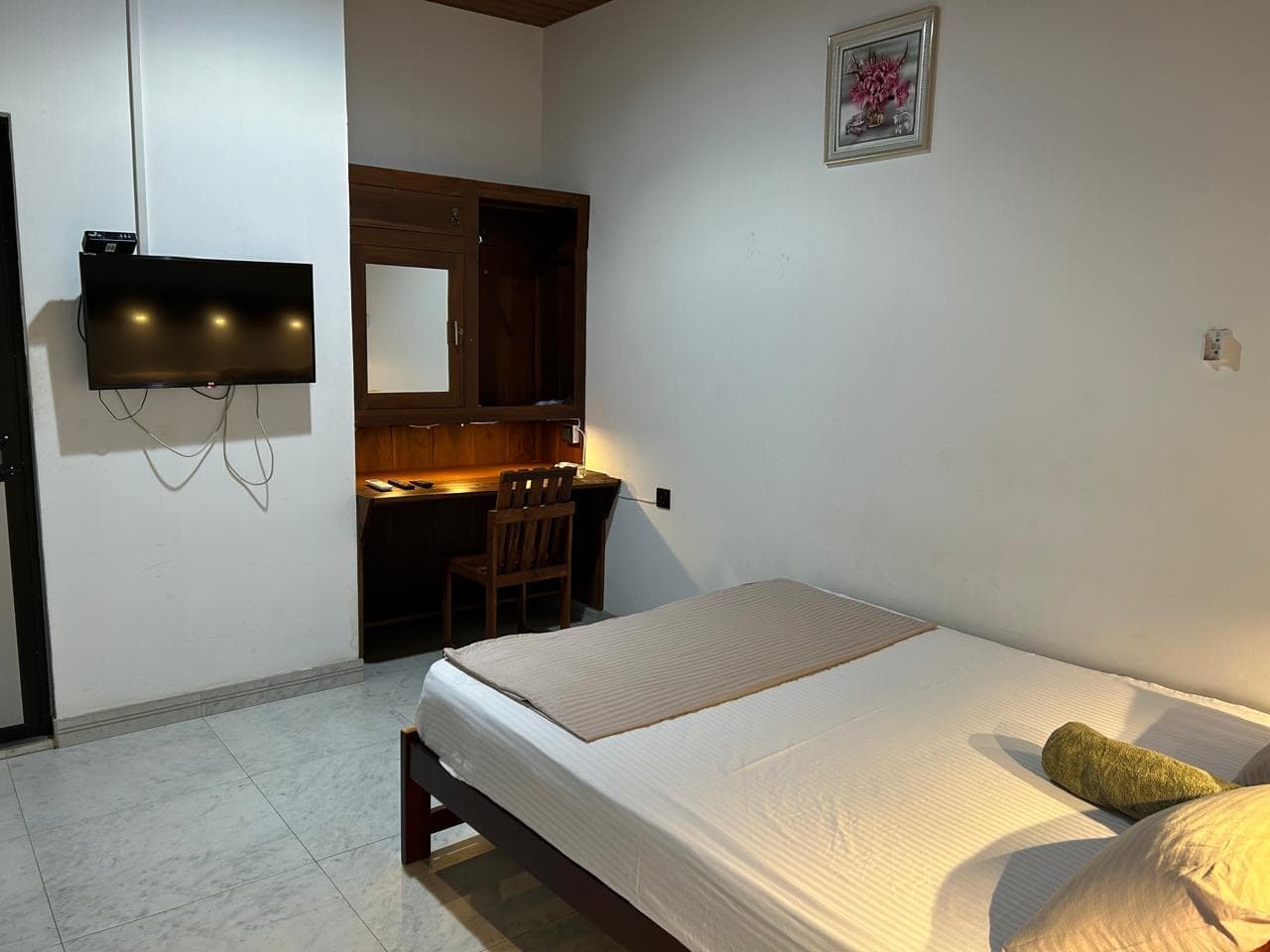 The room above the cafe